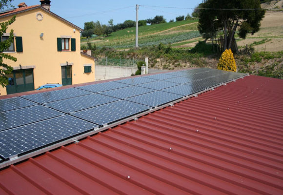 Impianto fotovoltaico su copertura civile