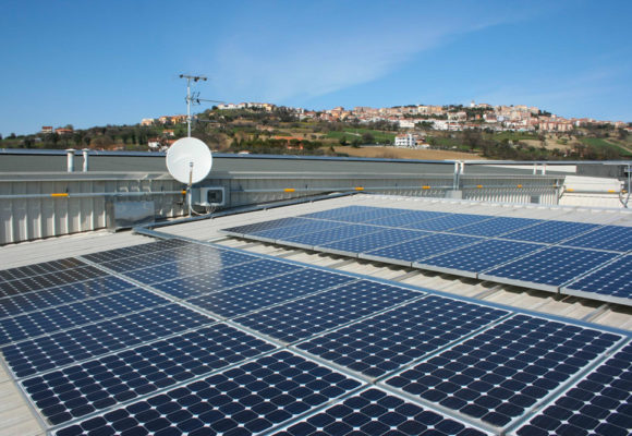 Impianto fotovoltaico su copertura industriale